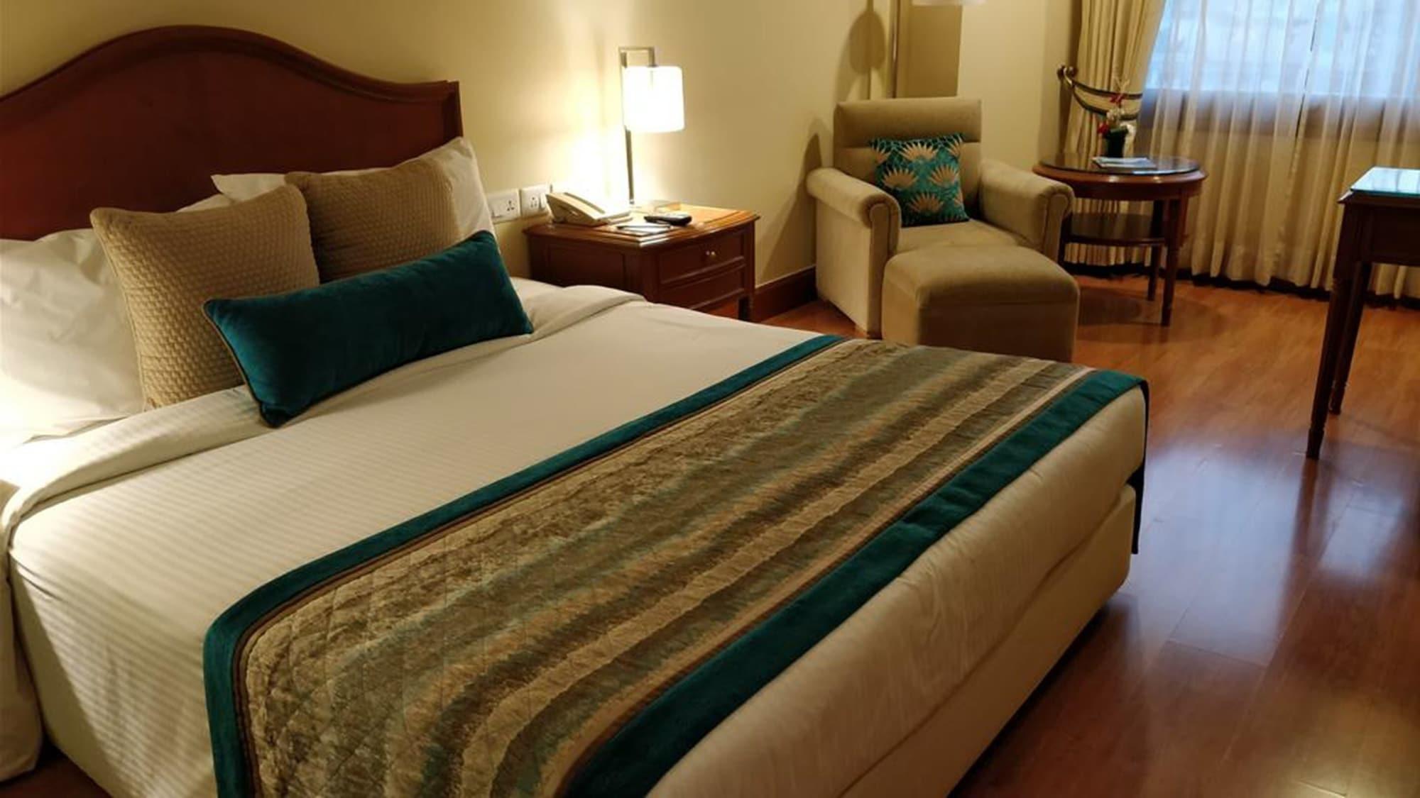 Jaypee Vasant Continental Hotel New Delhi Luaran gambar A bed runner