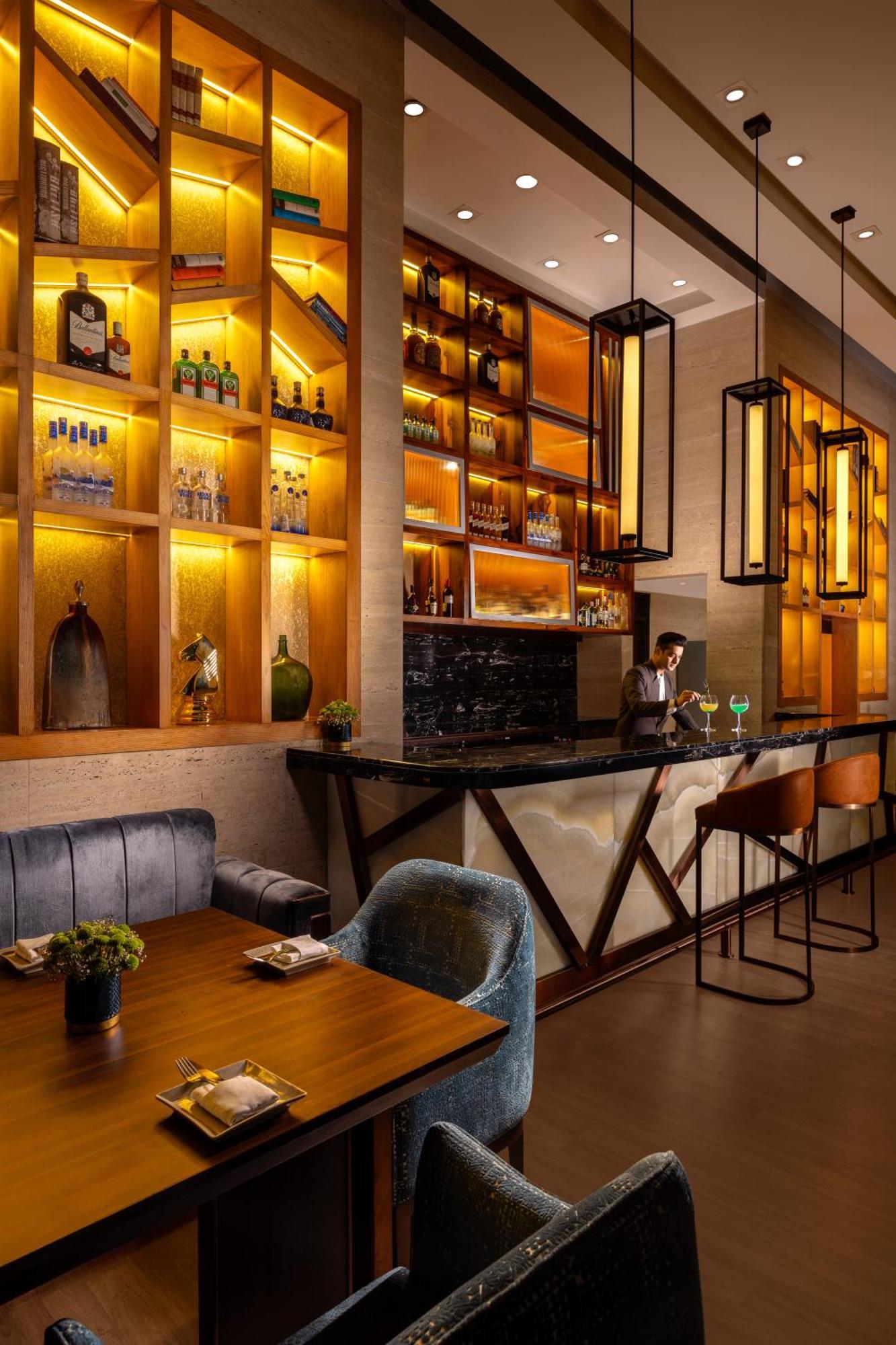 Jaypee Vasant Continental Hotel New Delhi Luaran gambar The Bar