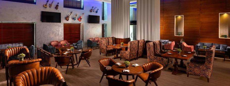 Jaypee Vasant Continental Hotel New Delhi Luaran gambar The lounge at the airport